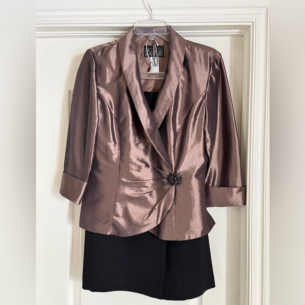 ALEX Evenings Women's Metallic Brown/Black
Dressy Suit - size M